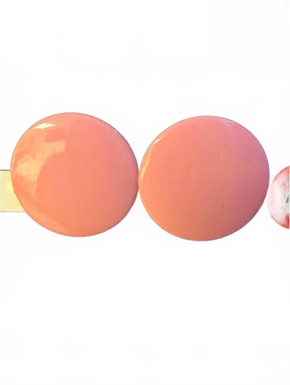 Pink round earrings